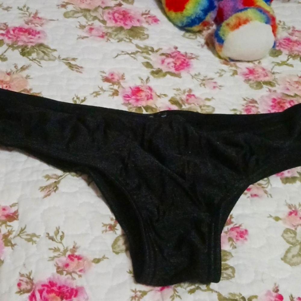 Black bikini bottoms
